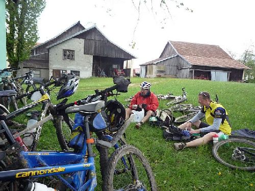 Repas en attendant Bernard et la pluie !