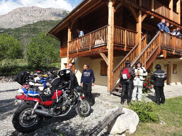 Tiens des motards au Gd Paradis