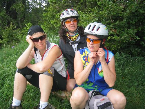 Bon, ben, moi je me pose jusqu'à ce qu'on me dise par où c'est à vélo!