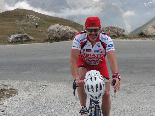 Col de l'Iseran, YES ! Un cycliste heureux....