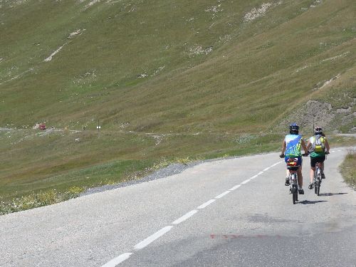 Bon, allez, après la longue ligne droite, y'aura plus que queqlues virages...