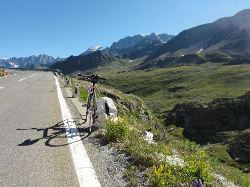 Par beau temps le Gd St Bernard ça vaut le coup d'oeil pas vrai Romani ?