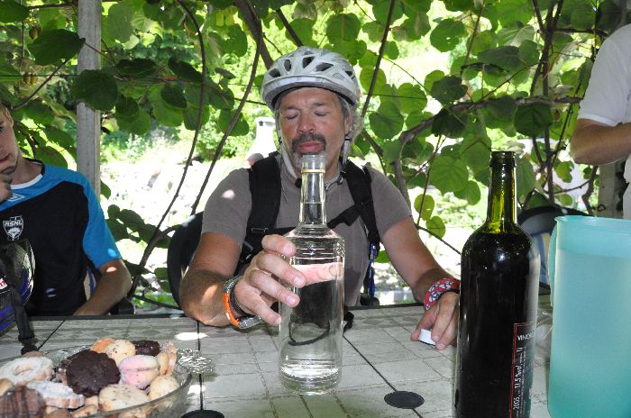 La bouteille cette fois, il est 12h30 !!! dur les vacances !