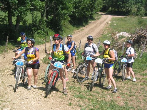 beaux chemins, sentiers, prairies en fleurs… C’est super beau ! 